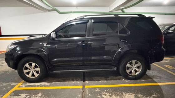 TOYOTA HILUX SW4 3.0 SRV 4X4 16V TURBO INTERCOOLER DIESEL 4P AUTOMÁTICO TOYOTA HILUX SW4 3.0 SRV 4X4 16V TURBO INTERCOOLER DIESEL 4P AUTOMÁTICO